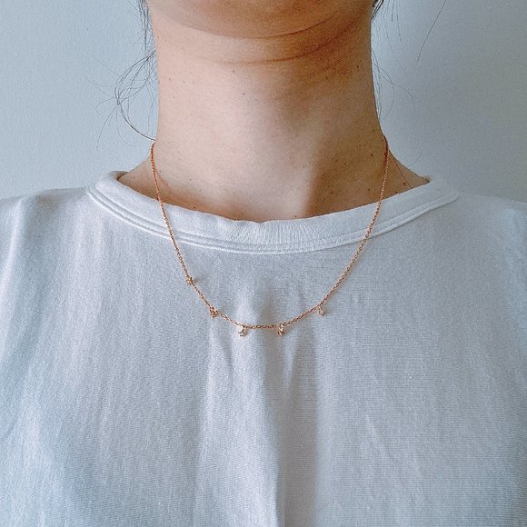 Adornmonde Elvin Gold Necklace - Picture 4 of 5